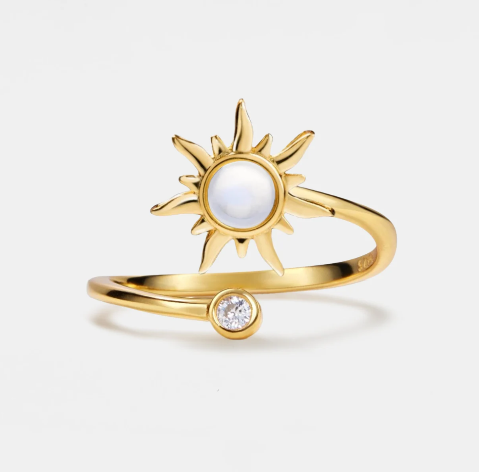 Front view Picture of Gold Sun Ring with spinning sun for anxiety and relaxation